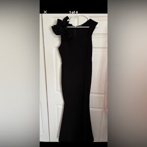 NWT beautiful Lulu's Chic Black One-Shoulder Dress